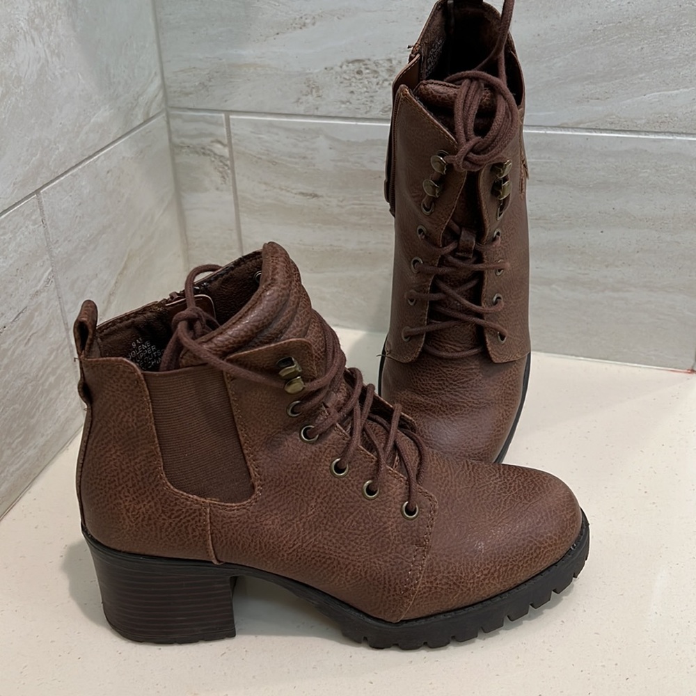 Boots - Picture 2 of 3